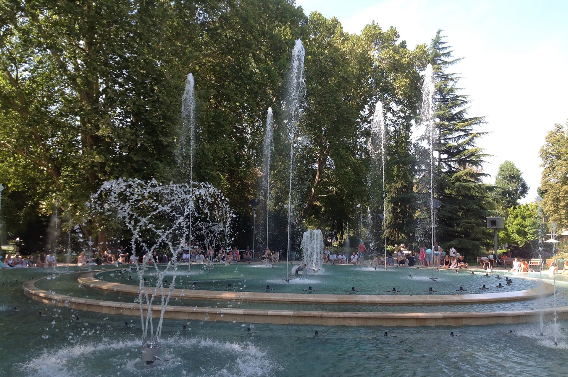 Margitsziget-Zenélő szőkőkút